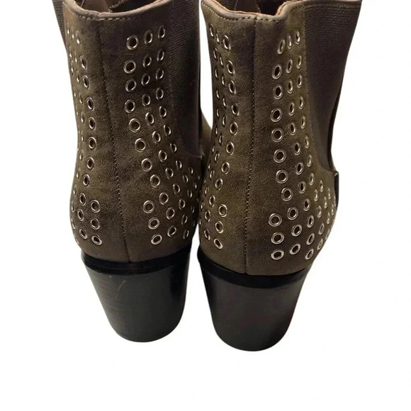 So Me Baba Sz 8 Brown Ankle Booties Pull On Elastic Sides Silver Rings NWOB - Picture 3 of 6